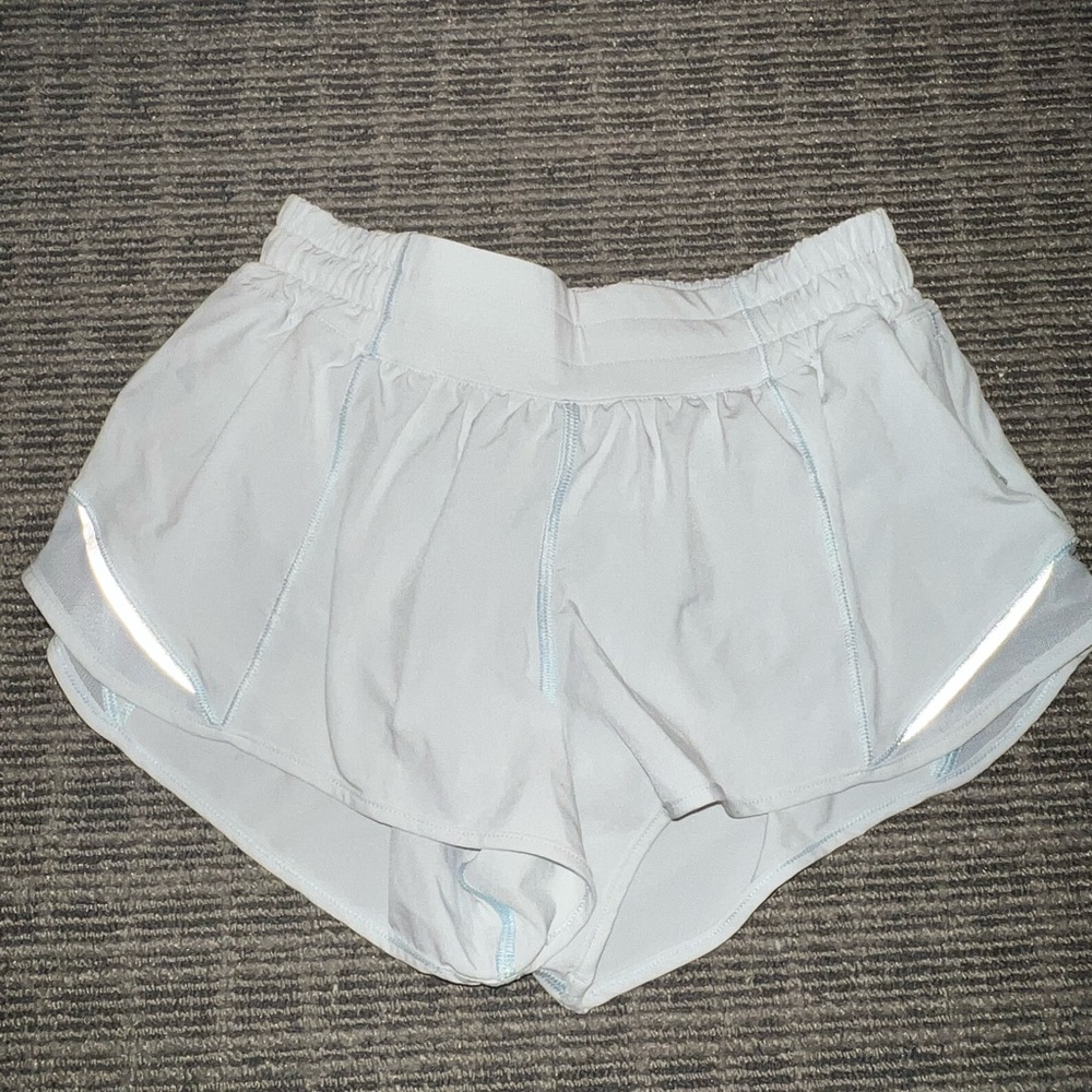 Lululemon Hotty Hot 2.5” LR light blue shorts